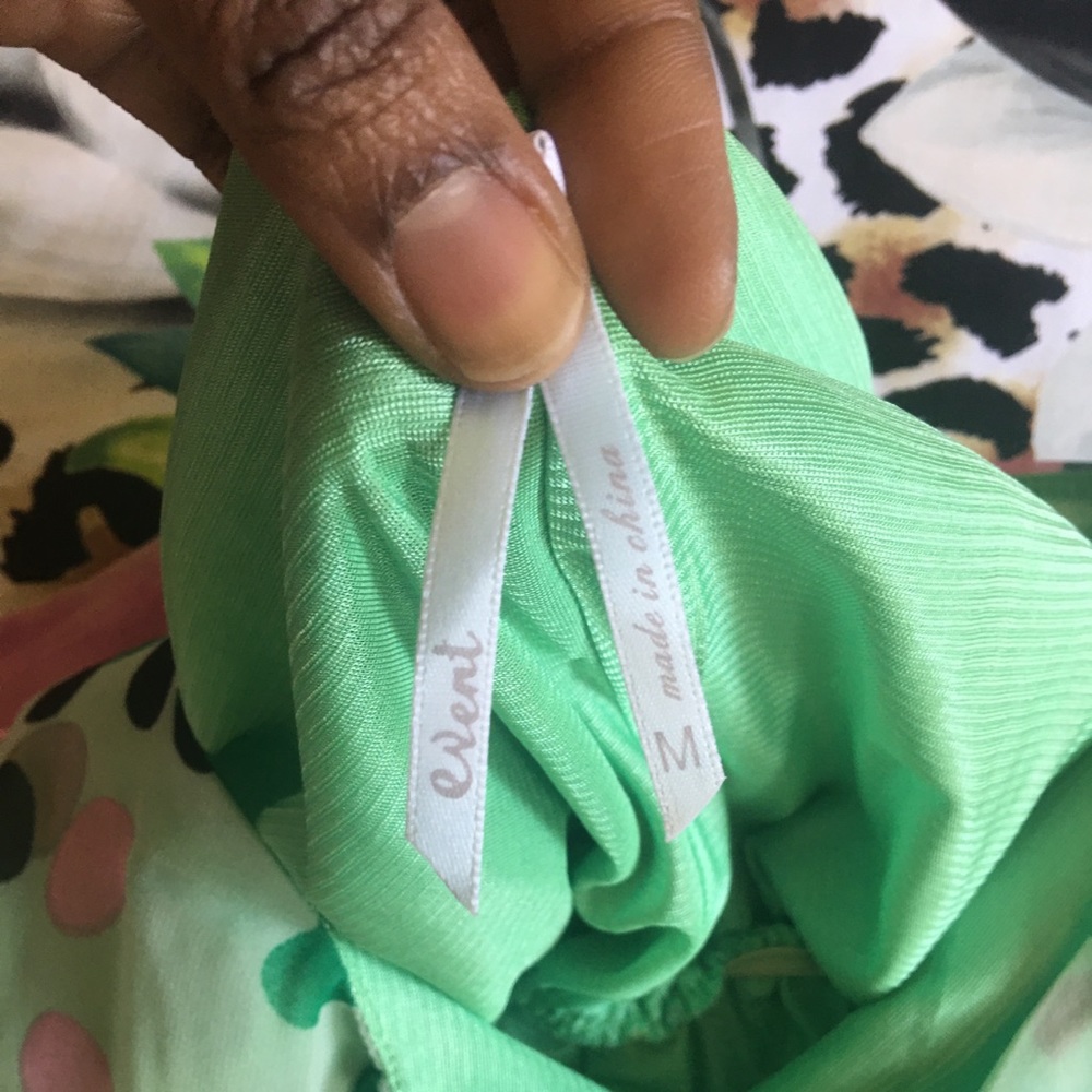 🚨 5/$20 Adorable multi-color polka dot green dress - Picture 4 of 13